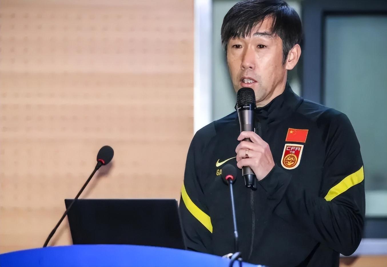 九五至尊VI-意外！青岛西海岸刚1比4不敌上港，郑智就发声做出重要决定