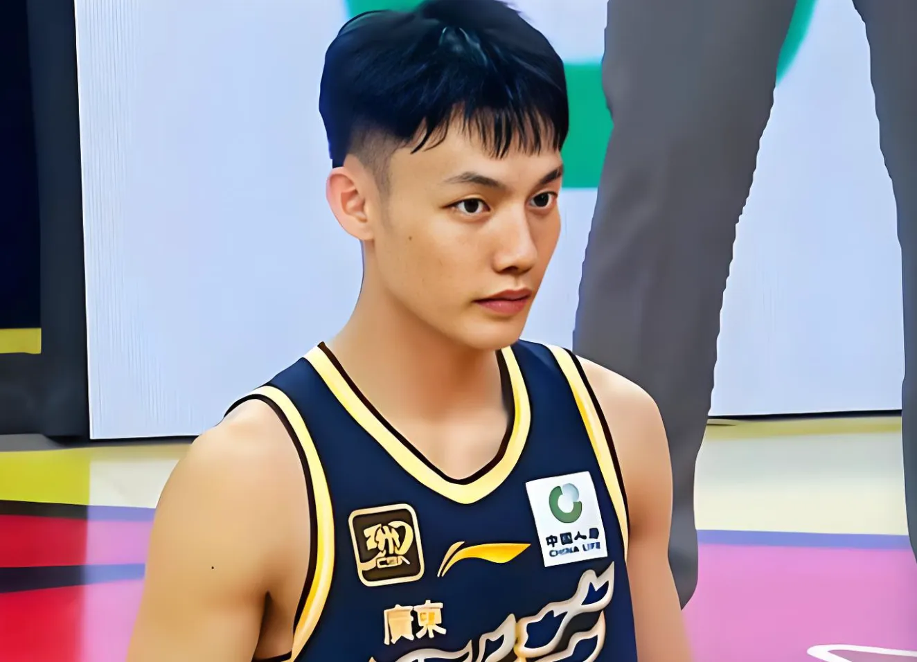 九五至尊VI-广东3消息！徐杰王者归来，张皓嘉打满全场，杜锋感谢球迷